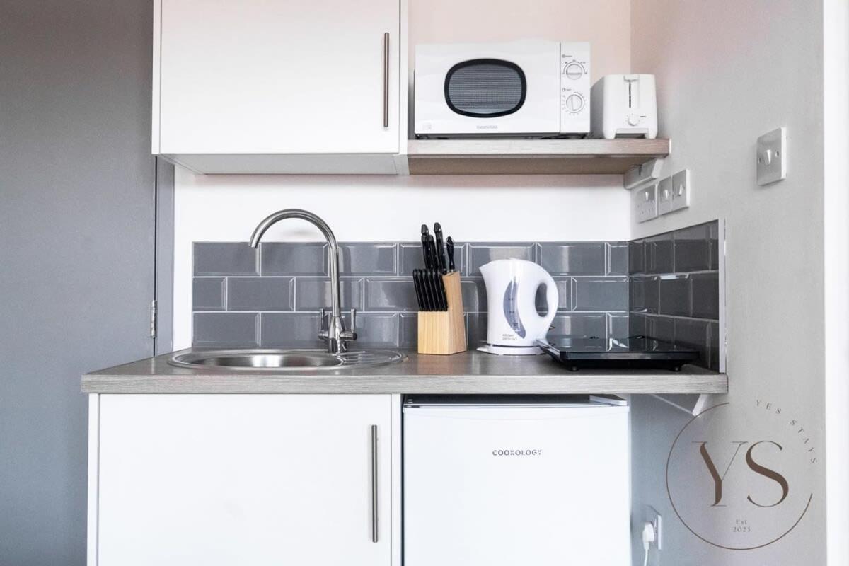 Sienna Longton Studio 2C - Wi-Fi, Alton Towers, Netflix Stoke-on-Trent Zewnętrze zdjęcie
